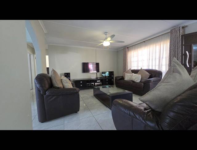 4 BEDROOM HOUSE FOR SALE IN ESCOMBE